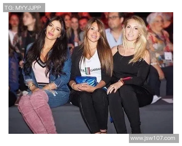 足球明星与中国女友的浪漫故事揭秘及背后的情感历程分析